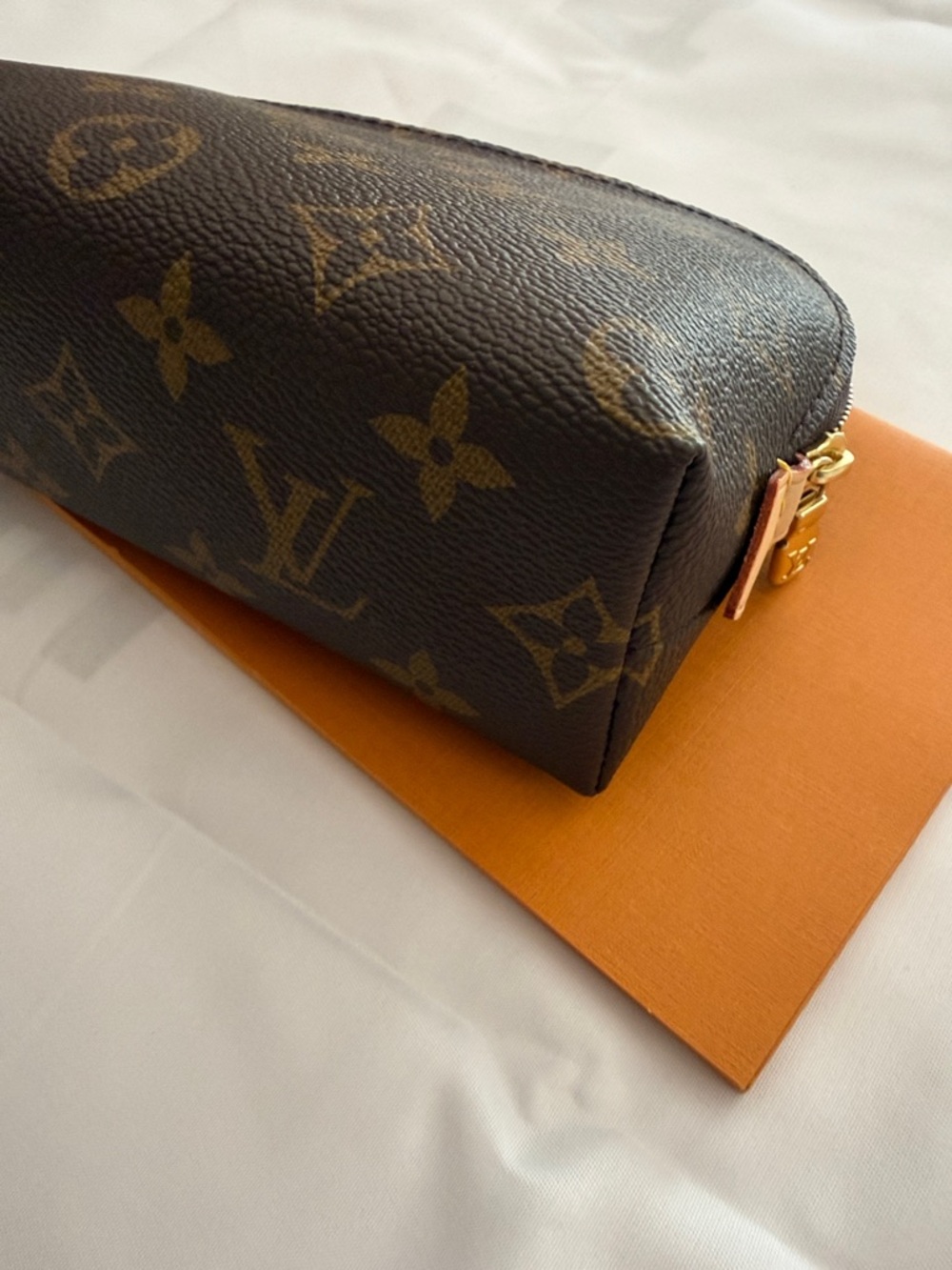 Louis Vuitton Monogram Canvas Brown and Gold Cosmetic Pouch - Picture 12 of 12